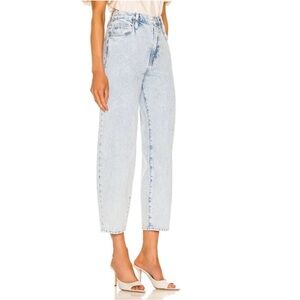 FRAME Ultra High Rise Barrel Whisper Jean in 25